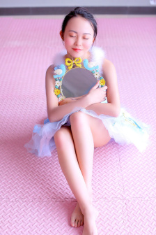 ai一键擦衣服软件